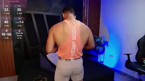  L O R E N Z O  Thumbs Up help  online show from 03/07/26, 05:54