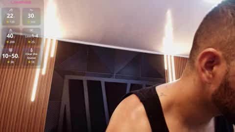  L O R E N Z O  Thumbs Up help  online show from 03/28/26, 05:23