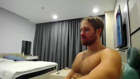 Snapshot of lorenzolux chatting on 05/15/26, 03:41 Lorenz online show from 05/15/26, 03:41