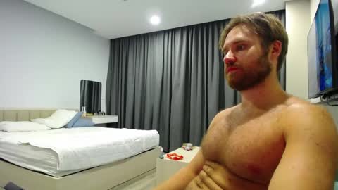 Snapshot of lorenzolux chatting on 05/23/26, 05:39 Lorenz online show from 05/23/26, 05:39