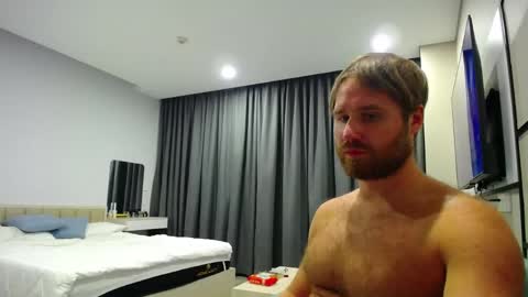 Snapshot of lorenzolux chatting on 06/04/26, 02:45 Lorenz online show from 06/04/26, 02:45