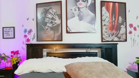 loretahorny online show from 03/25/26, 01:39