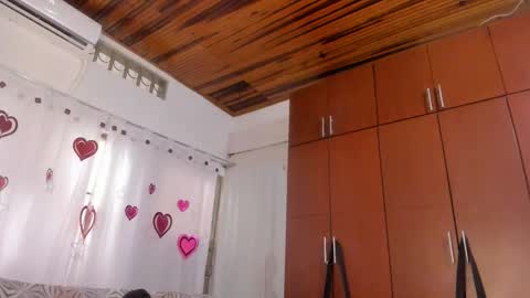 Queen Loreth online show from 09/16/25, 04:19