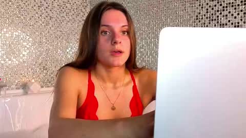 Chloe for Fan BlackHole online show from 10/05/25, 06:50