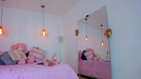 Lori Evans online show from 11/10/25, 01:37