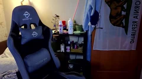 Lori -----------------------------------    online show from 03/25/26, 04:35