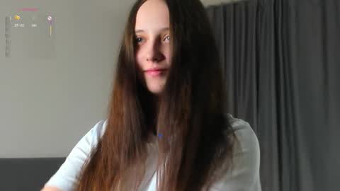 Mia online show from 10/24/25, 01:18