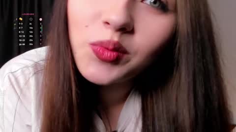 Mia online show from 10/27/25, 01:15