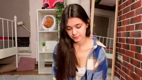 Nicole online show from 05/15/26, 08:27