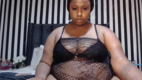 Snapshot of lornab chatting on 11/04/25, 01:16 ebonythickbigass online show from 11/04/25, 01:16