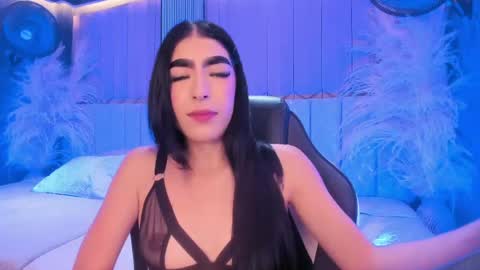 Snapshot of lorrainehunter chatting on 05/20/26, 02:45 Lorraine online show from 05/20/26, 02:45