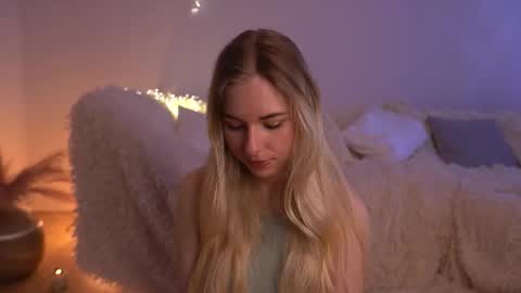 Lorrie online show from 03/15/26, 11:05