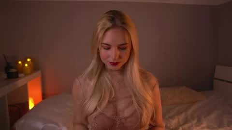 Snapshot of lorrie_love_story chatting on 05/10/26, 11:37 Lorrie online show from 05/10/26, 11:37