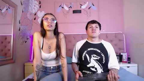 Snapshot of los_inquietos chatting on 12/17/25, 08:37 Los inquietos online show from 12/17/25, 08:37