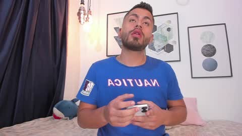 Snapshot of los_juanes chatting on 12/25/24, 11:10 JUAN  JUAN online show from 12/25/24, 11:10