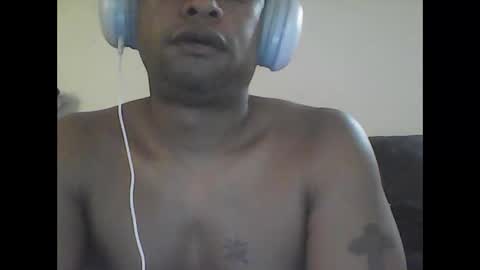 Snapshot of lostgeckoks chatting on 11/10/25, 06:01 LostGeckos online show from 11/10/25, 06:01