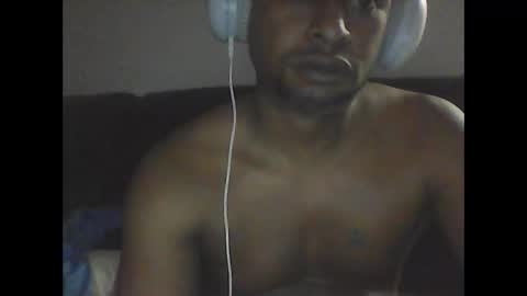 Snapshot of lostgeckoks chatting on 12/19/25, 03:46 LostGeckos online show from 12/19/25, 03:46