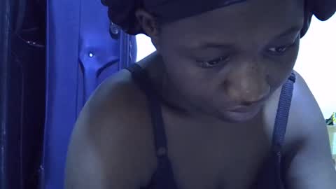 lotty_lavilla online show from 11/23/25, 10:26