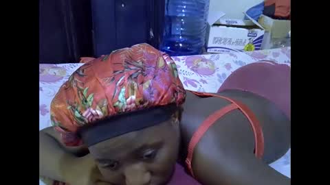 lotty_lavilla online show from 11/25/25, 06:13