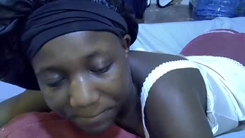 lotty_lavilla online show from 12/02/25, 01:00