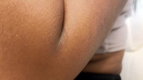 Snapshot of lou_rosse chatting on 12/27/24, 05:59  Lou Rosse  online show from 12/27/24, 05:59