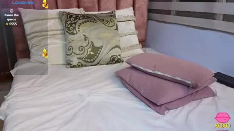 Snapshot of lou_rosse chatting on 01/22/25, 11:53  Lou Rosse  online show from 01/22/25, 11:53