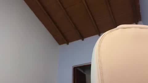 Snapshot of lou_rosse chatting on 02/14/25, 08:26  Lou Rosse  online show from 02/14/25, 08:26