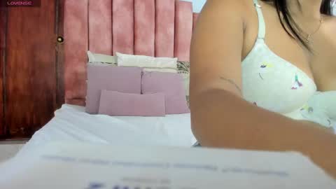 Snapshot of lou_rosse chatting on 09/17/25, 09:27  Lou Rosse  online show from 09/17/25, 09:27