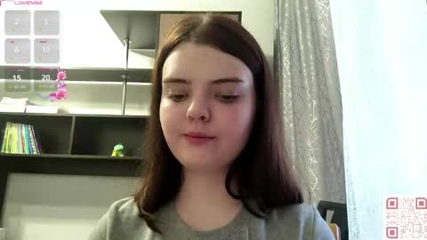 Snapshot of loudeguise chatting on 05/28/26, 02:03 Esma online show from 05/28/26, 02:03