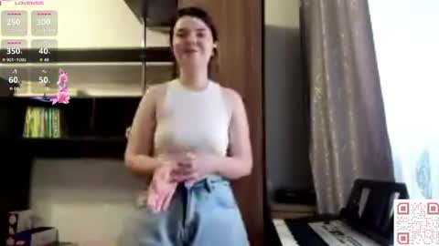Snapshot of loudeguise chatting on 06/15/26, 06:15 Esma online show from 06/15/26, 06:15