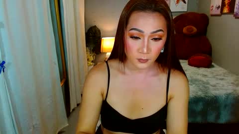 Snapshot of louie_sexy chatting on 12/12/24, 11:18 Cathy online show from 12/12/24, 11:18
