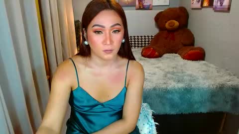 Snapshot of louie_sexy chatting on 12/16/24, 02:49 Cathy online show from 12/16/24, 02:49
