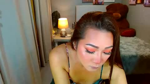 Snapshot of louie_sexy chatting on 12/19/24, 06:56 Cathy online show from 12/19/24, 06:56