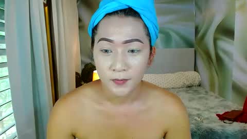 Snapshot of louie_sexy chatting on 02/15/25, 05:51 Cathy online show from 02/15/25, 05:51