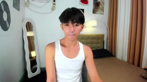 Snapshot of louieismy_name chatting on 06/14/26, 09:44 ignot ursh online show from 06/14/26, 09:44
