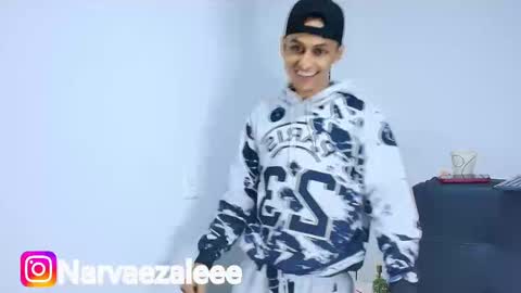 Snapshot of louis_ale chatting on 10/31/25, 02:01 Alejandro online show from 10/31/25, 02:01