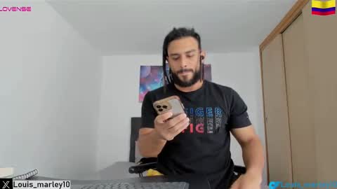louis_marley_ online show from 02/18/25, 08:47