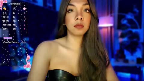 Louisa online show from 11/14/25, 01:59