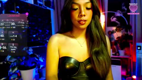 Snapshot of louisassy chatting on 06/22/26, 02:57 Louisa online show from 06/22/26, 02:57
