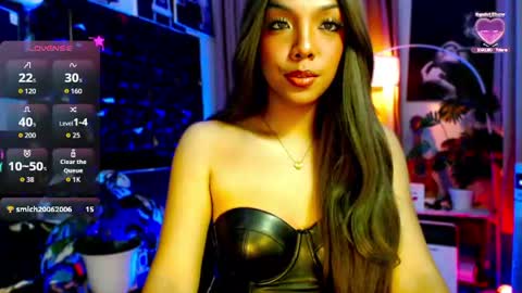 Snapshot of louisassy chatting on 06/22/26, 03:25 Louisa online show from 06/22/26, 03:25