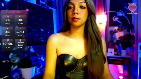 Snapshot of louisassy chatting on 06/23/26, 03:15 Louisa online show from 06/23/26, 03:15