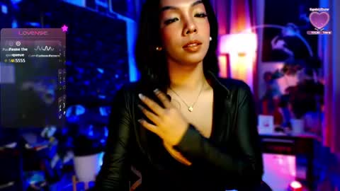 Snapshot of louisassy chatting on 06/26/26, 03:44 Louisa online show from 06/26/26, 03:44