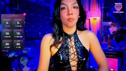 Snapshot of louisassy chatting on 07/07/26, 03:20 Louisa online show from 07/07/26, 03:20