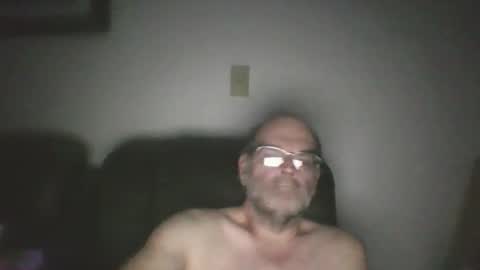Snapshot of louism13 chatting on 03/18/26, 02:15 louism13 online show from 03/18/26, 02:15