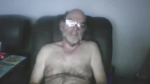 Snapshot of louism13 chatting on 04/04/26, 05:16 louism13 online show from 04/04/26, 05:16