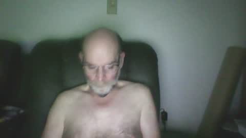 Snapshot of louism13 chatting on 06/23/26, 03:48 louism13 online show from 06/23/26, 03:48