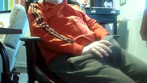 loumtl3 online show from 12/17/24, 02:11