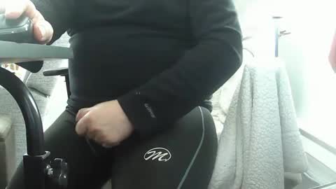loumtl3 online show from 02/18/25, 03:32