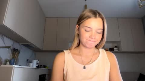 Eliza online show from 04/10/26, 01:16