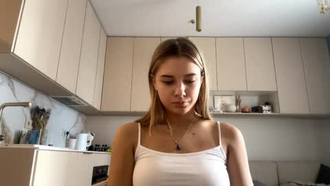 Eliza online show from 04/12/26, 05:45